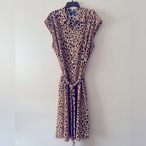 Sleeveless Animal print dress with pockets